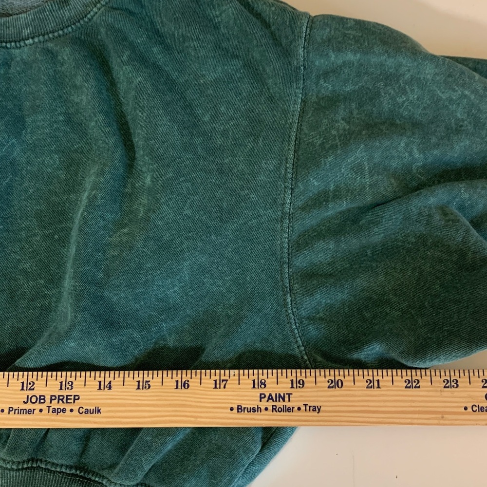 Be You women’s medium Green Cropped Sweatshirt - Picture 9 of 10